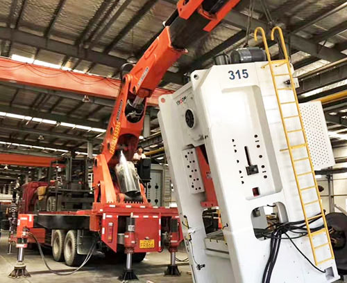 三更罗镇附近随车吊出租，轻松解决运输难题