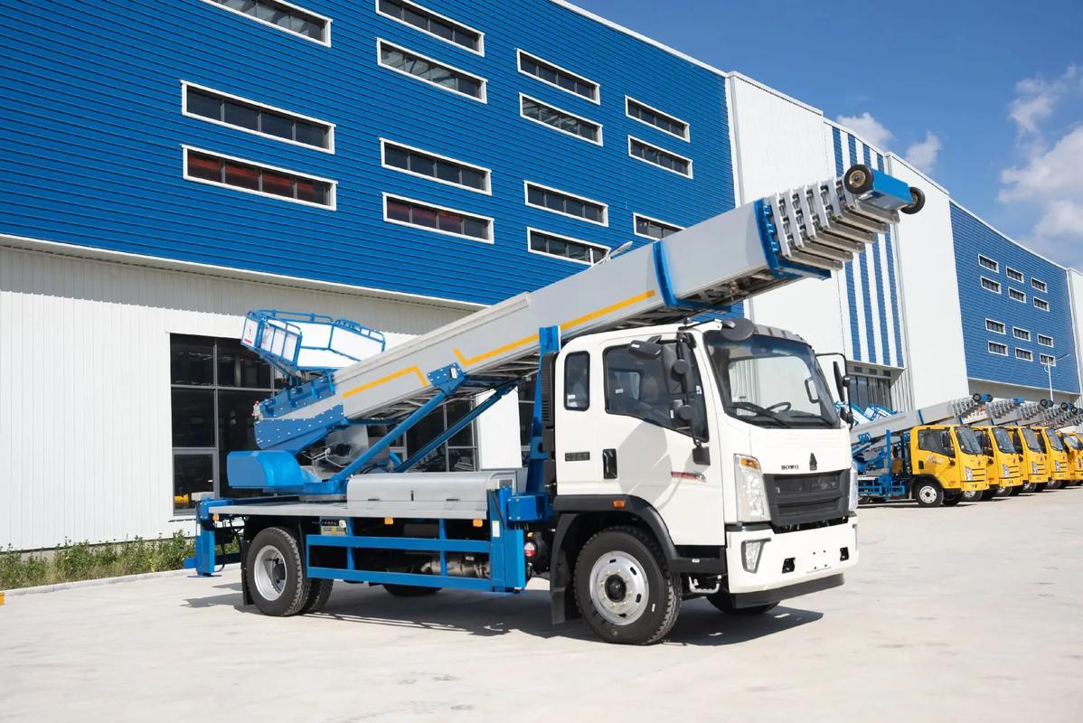 三更罗镇出租云梯车高空作业车 建筑垃圾搬运